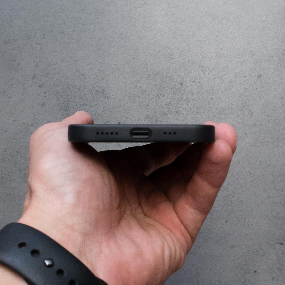 Coque iPhone 13 ultra fine noir