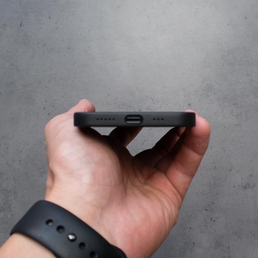 Coque iPhone 13 Pro ultra fine noire