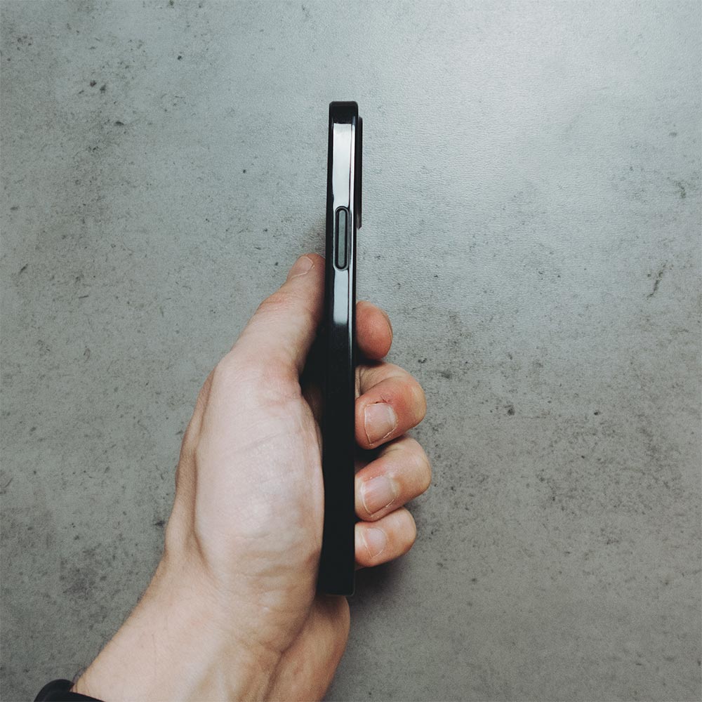 Ultra Thin iPhone 12 Pro - Jet Black